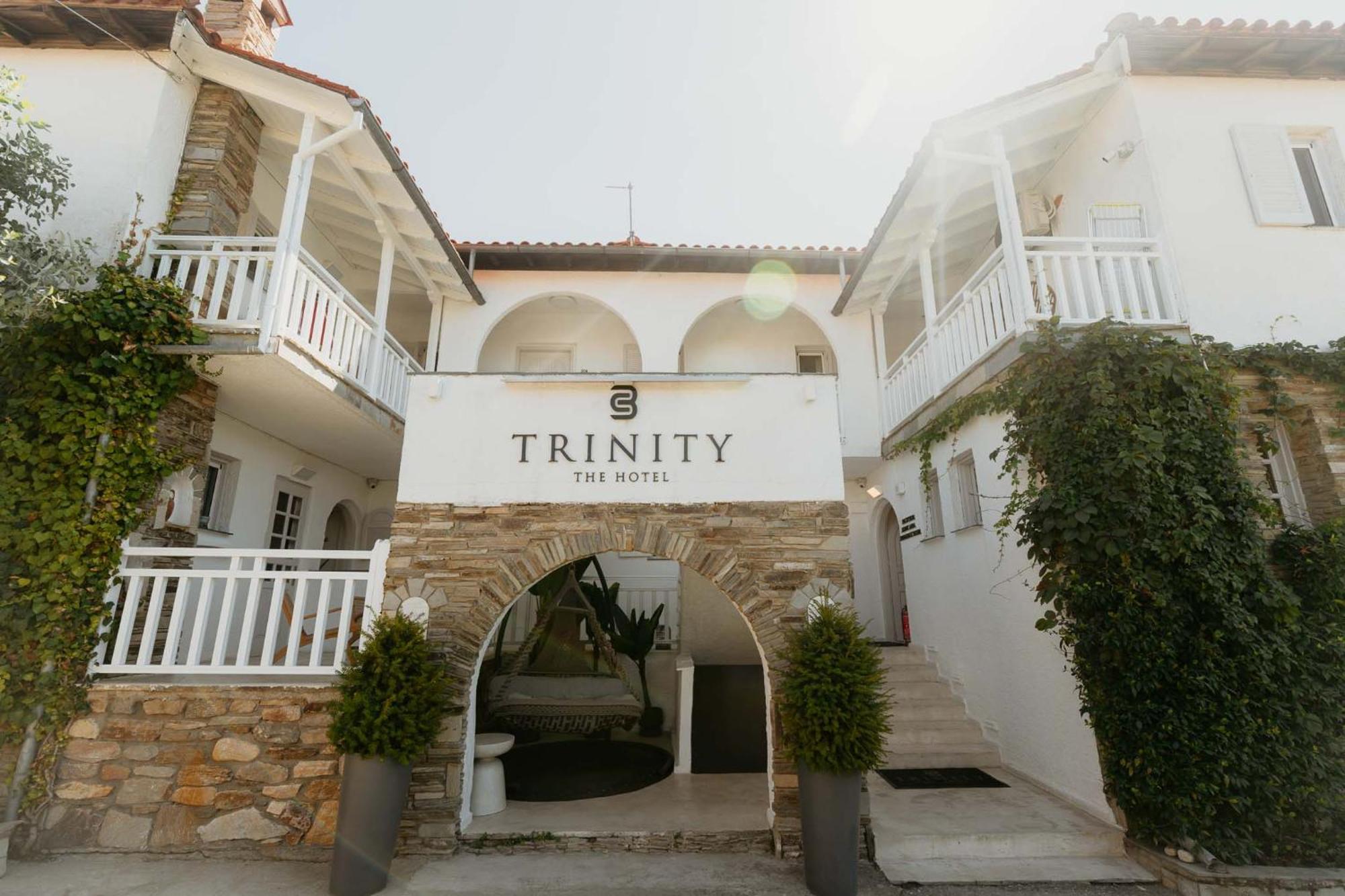 Trinity The Hotel Amoliani Exteriör bild